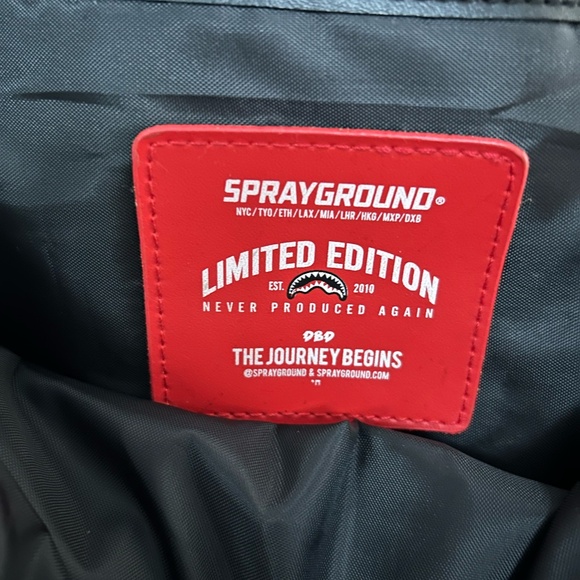 Sprayground limited Edition Pink Reverse Sharks in Paris - Picture 3 of 3